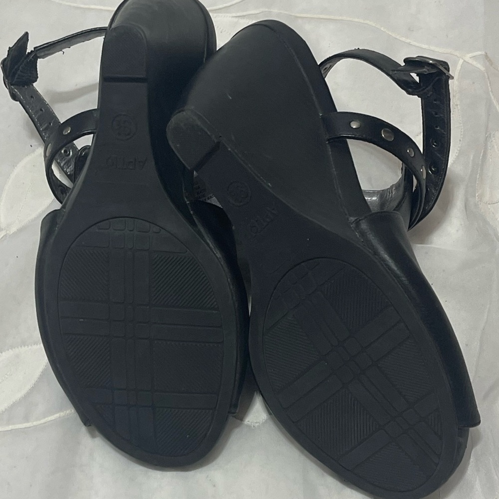Apt 9 Black Studded Straps Peep Toe - Picture 7 of 11